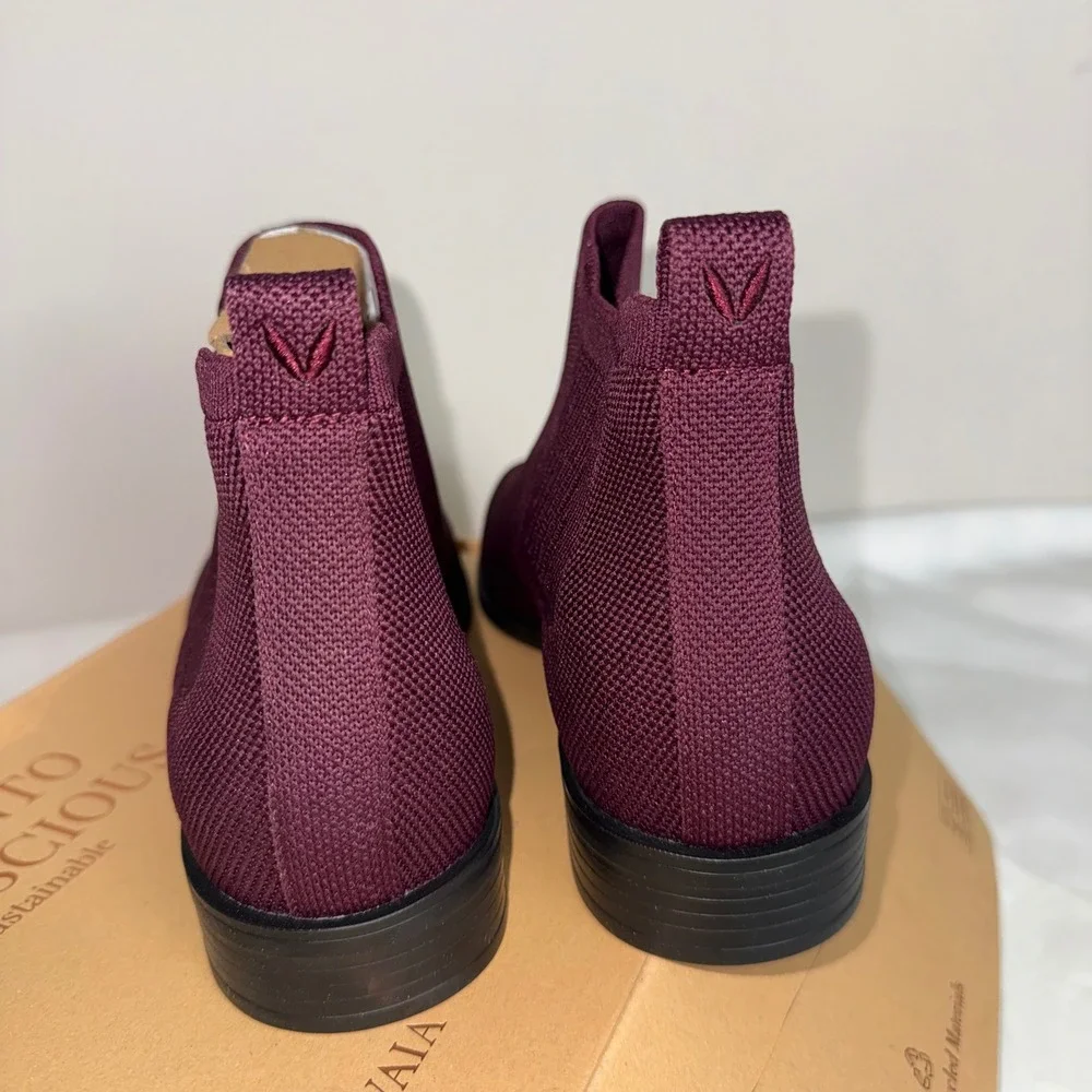 VIVAIA Burgundy Knit Pointed‎ Toe Chelsea Boots Women's Size US 7.5 EU 38.5